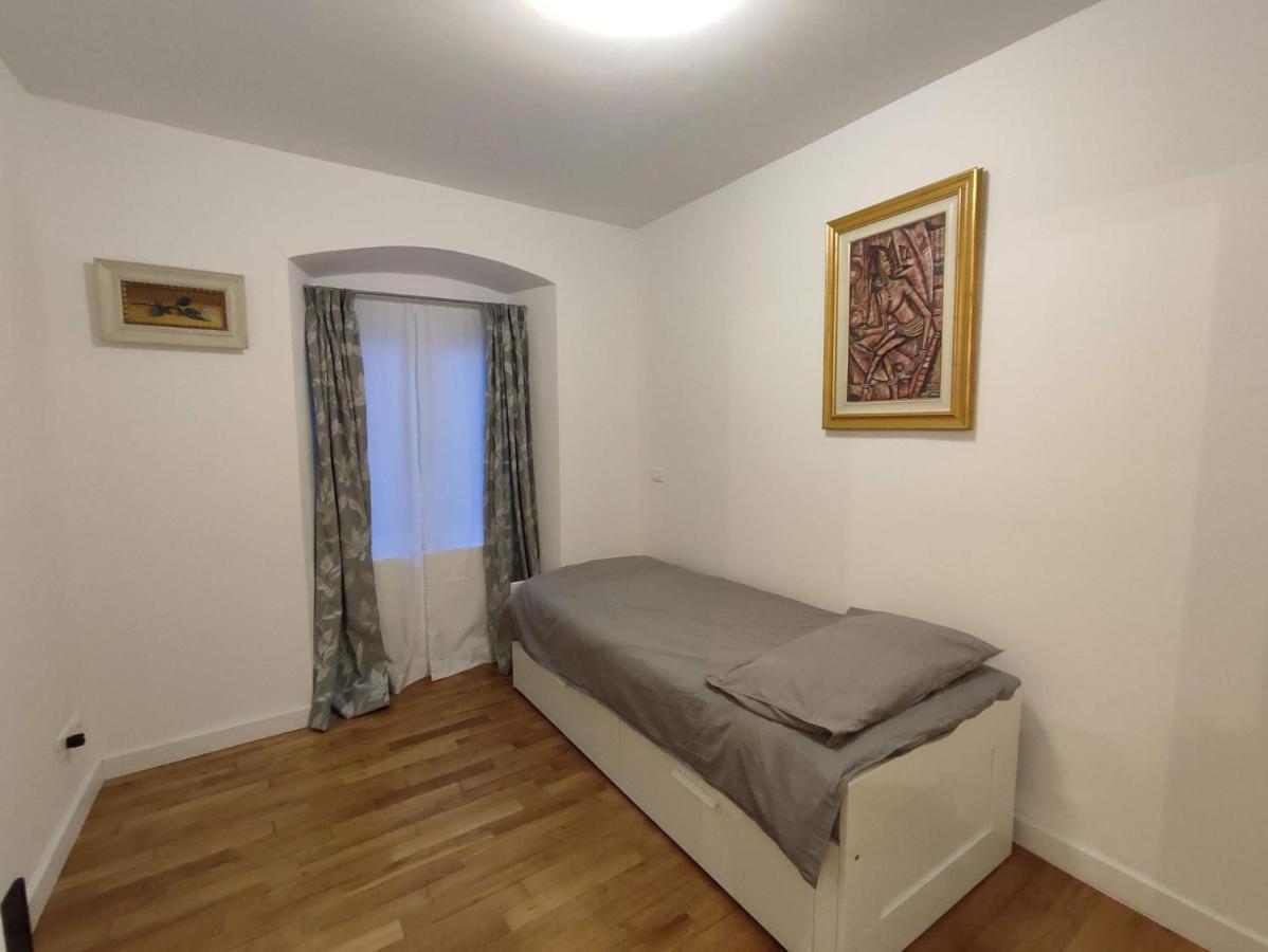 Casa Renova, Intero Appartamento, 2 Camere, Max 4 Ospiti, Trieste Zona Storica エクステリア 写真