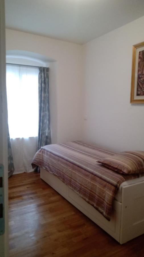 Casa Renova, Intero Appartamento, 2 Camere, Max 4 Ospiti, Trieste Zona Storica エクステリア 写真